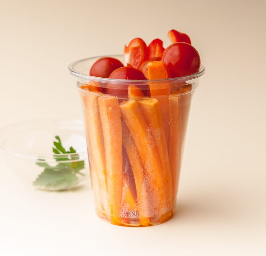 Овощной стаканчик Перец, морковь, черри
