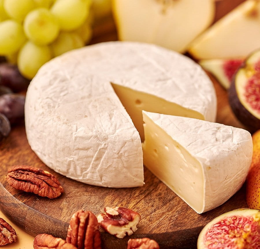 Сыр с белой плесенью “Бри”, м.д.ж. 50%