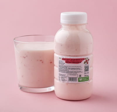 Йогурт деревенский земляника 4,3-5% 0,3л