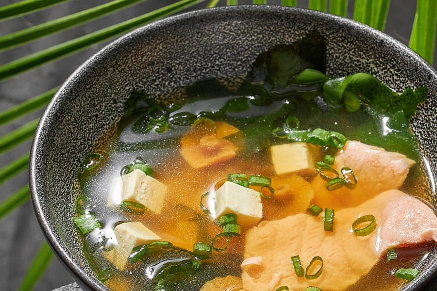 Японский мисо-суп с лососем