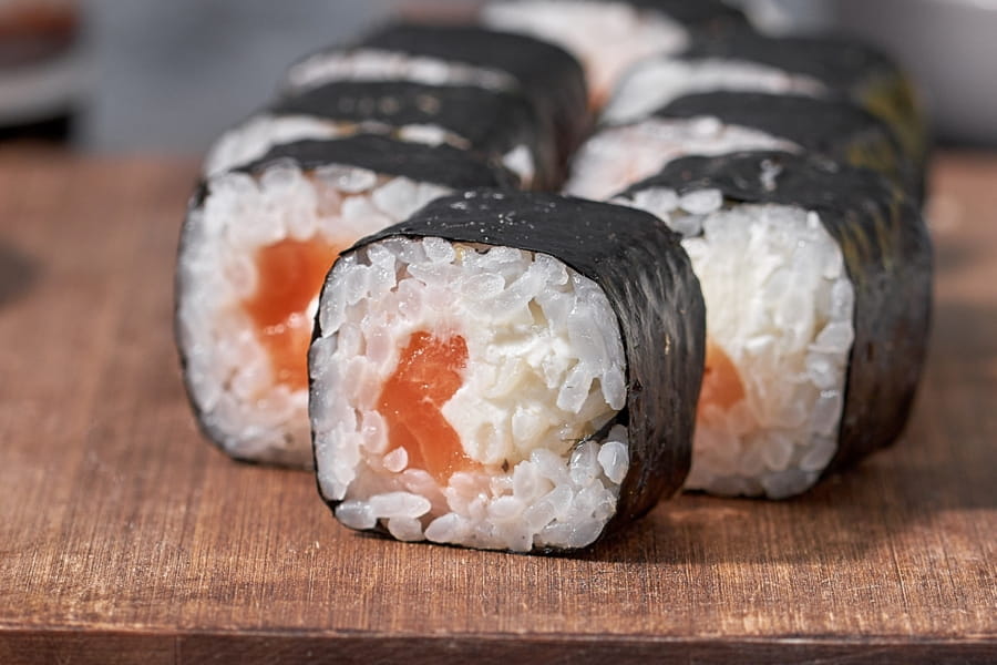 Сет из 5 роллов и Филадельфии