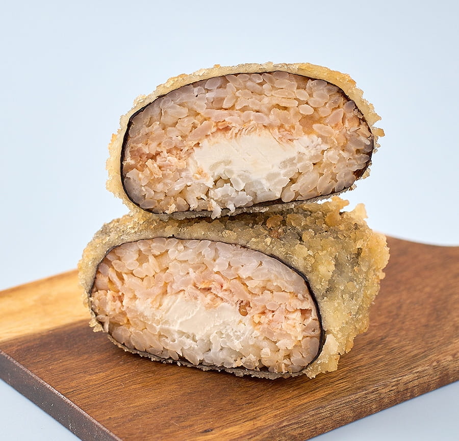 Горячий онигири с курицей чили 