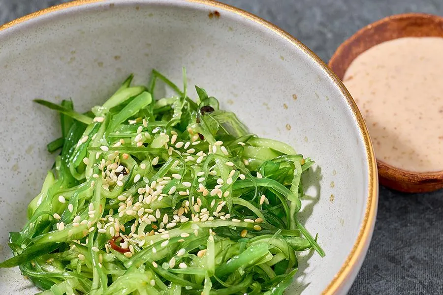 Салат из чуки и огурца