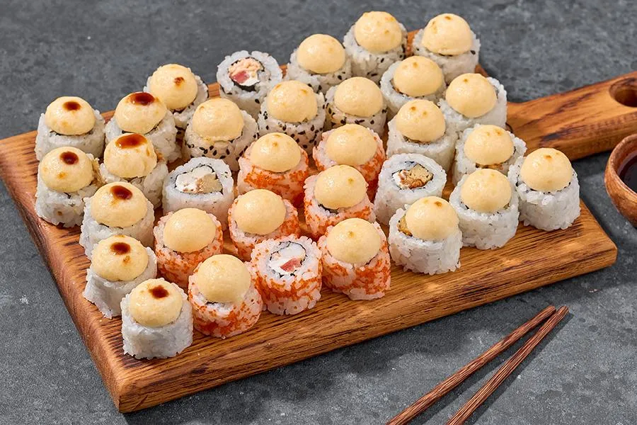 Сет из 4 запеченных роллов