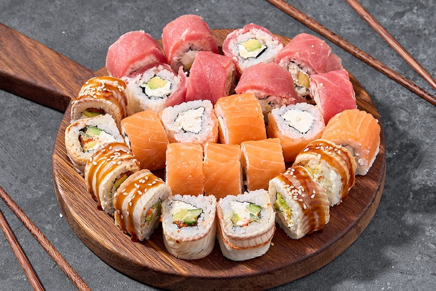 Сет с лососем, тунцом и угрём