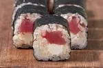 Бэнто с котлеткой из лосося с рисом