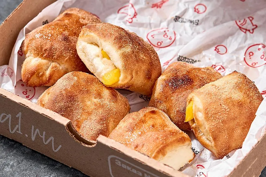 Булочки с манго и сливочным сыром