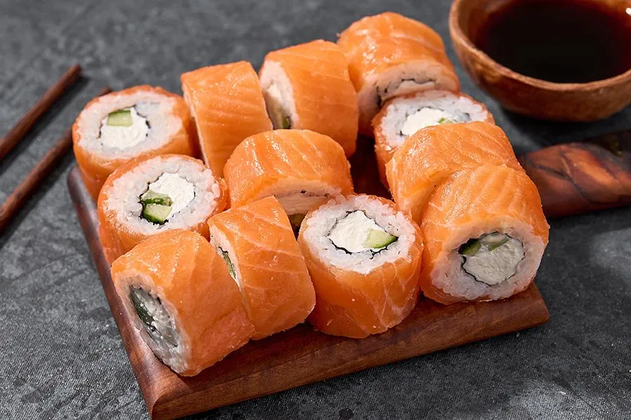 Филадельфия с огурцом 12 шт