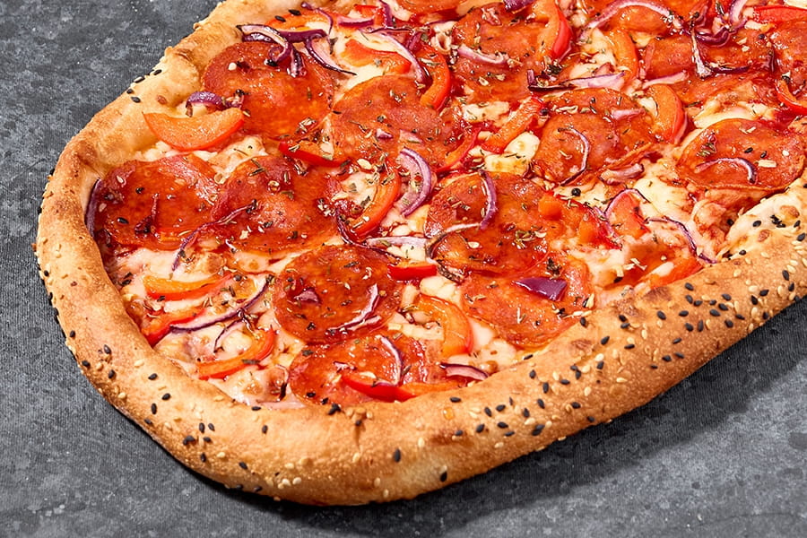 Неаполитанская пепперони и 3 ролла