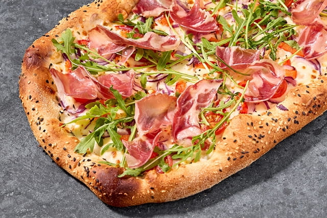 Неаполитанская с коппой и рукколой