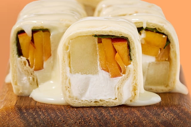 Тортилья маки с нектарином и дыней