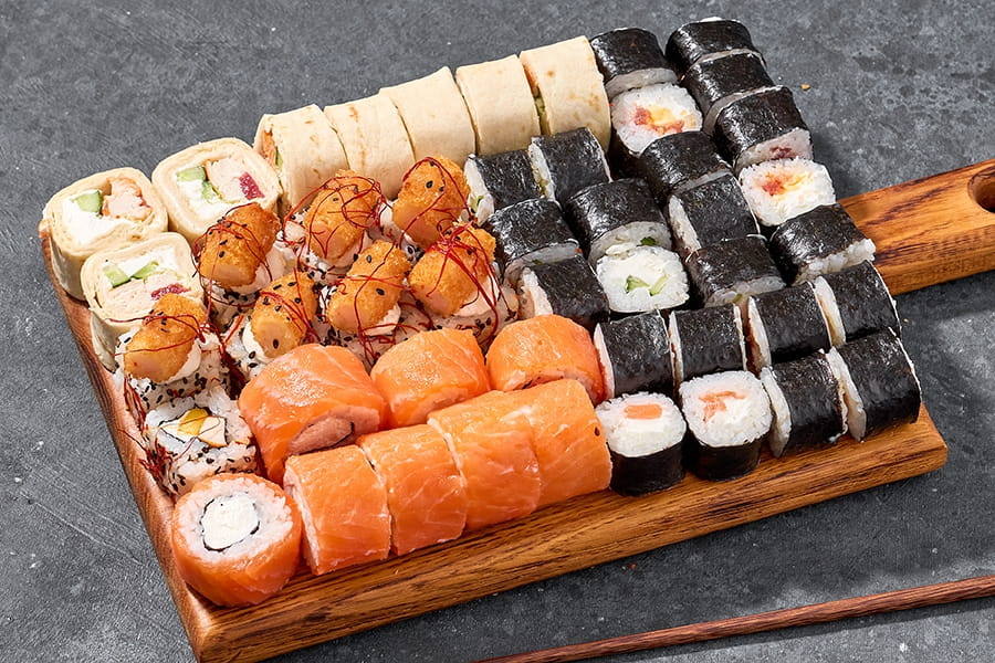 Сет из 5 роллов и Филадельфии