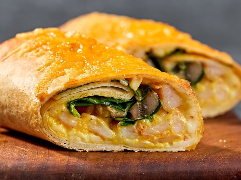 Запечённая тортилья с креветками карри и сыром чеддер