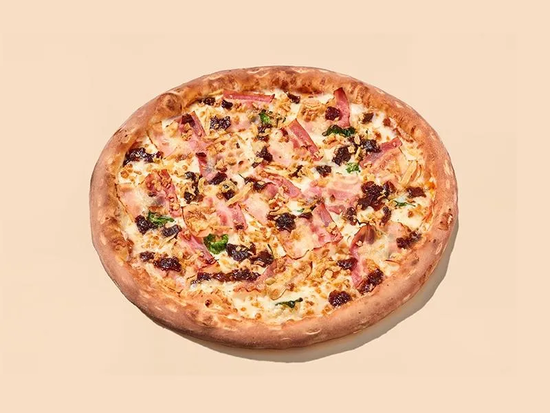 С карамельным луком и беконом