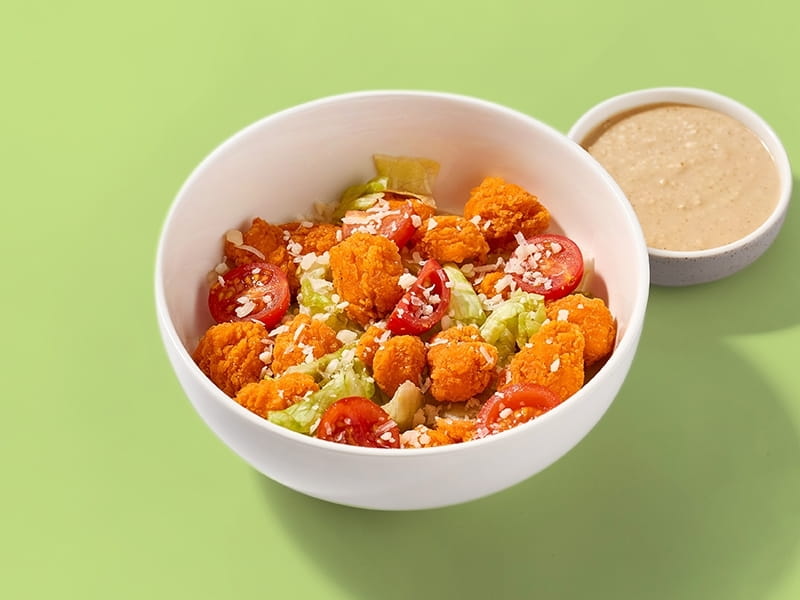 Цезарь с куриным попкорном