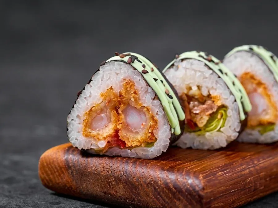 С креветкой и хрустящим лососем