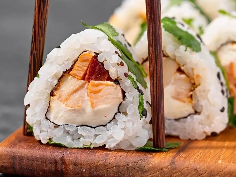 Ролл Том-ям