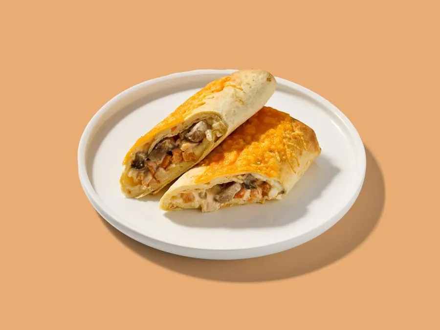 Запечённая тортилья с курицей и грибами