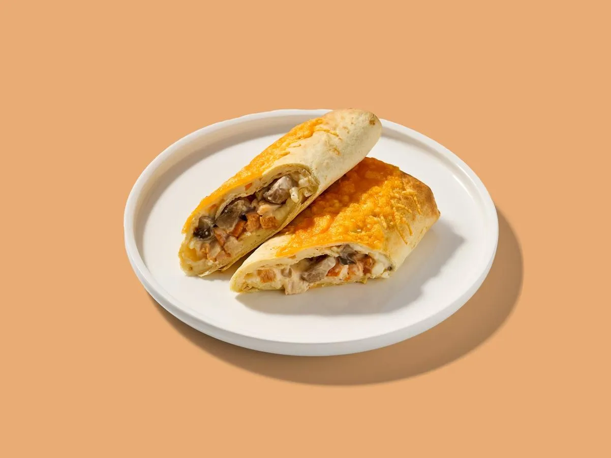 Запеченная тортилья с курицей и грибами