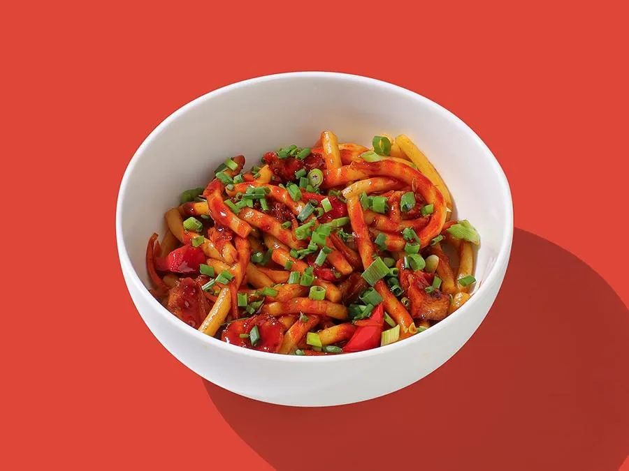 Острая лапша удон с курицей